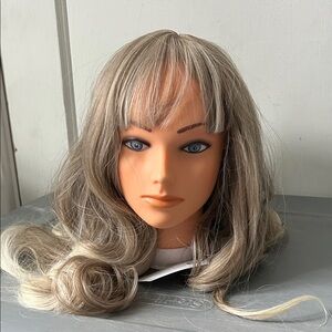 Stylish Blonde Wig for Women NEW 24 inch